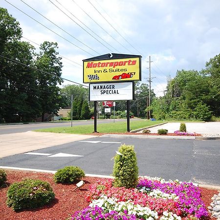 Millville Motorsports Inn And Suites Экстерьер фото