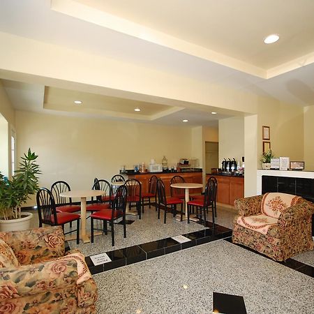 Millville Motorsports Inn And Suites Интерьер фото
