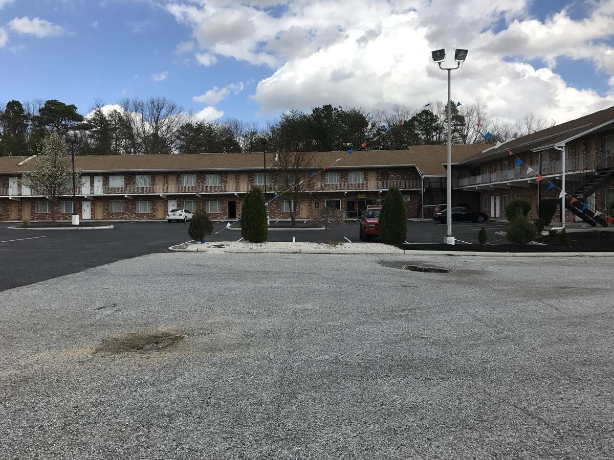 Millville Motorsports Inn And Suites Экстерьер фото