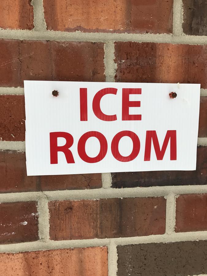 Millville Motorsports Inn And Suites Экстерьер фото