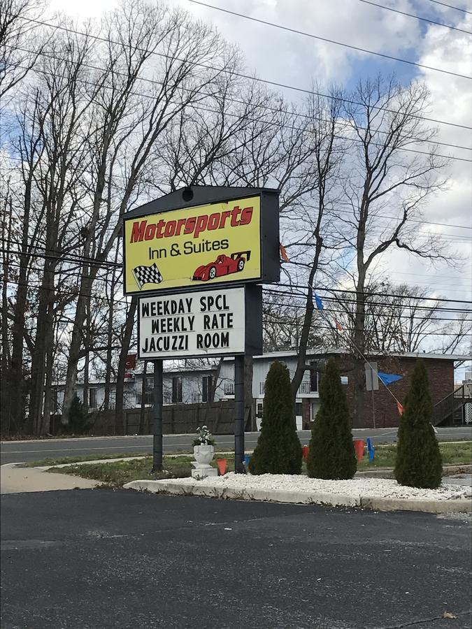 Millville Motorsports Inn And Suites Экстерьер фото