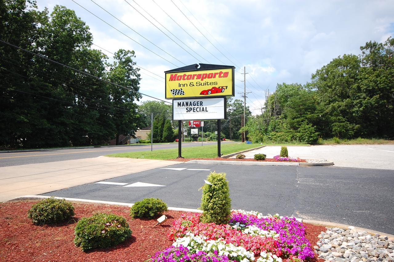 Millville Motorsports Inn And Suites Экстерьер фото